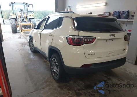 2018 Jeep Compass Latitude 4X4 from USA, damaged, VIN 3C4NJDBB1JT142712